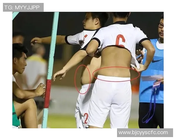 后背纹身的足球明星揭晓他是谁以及背后的故事与意义